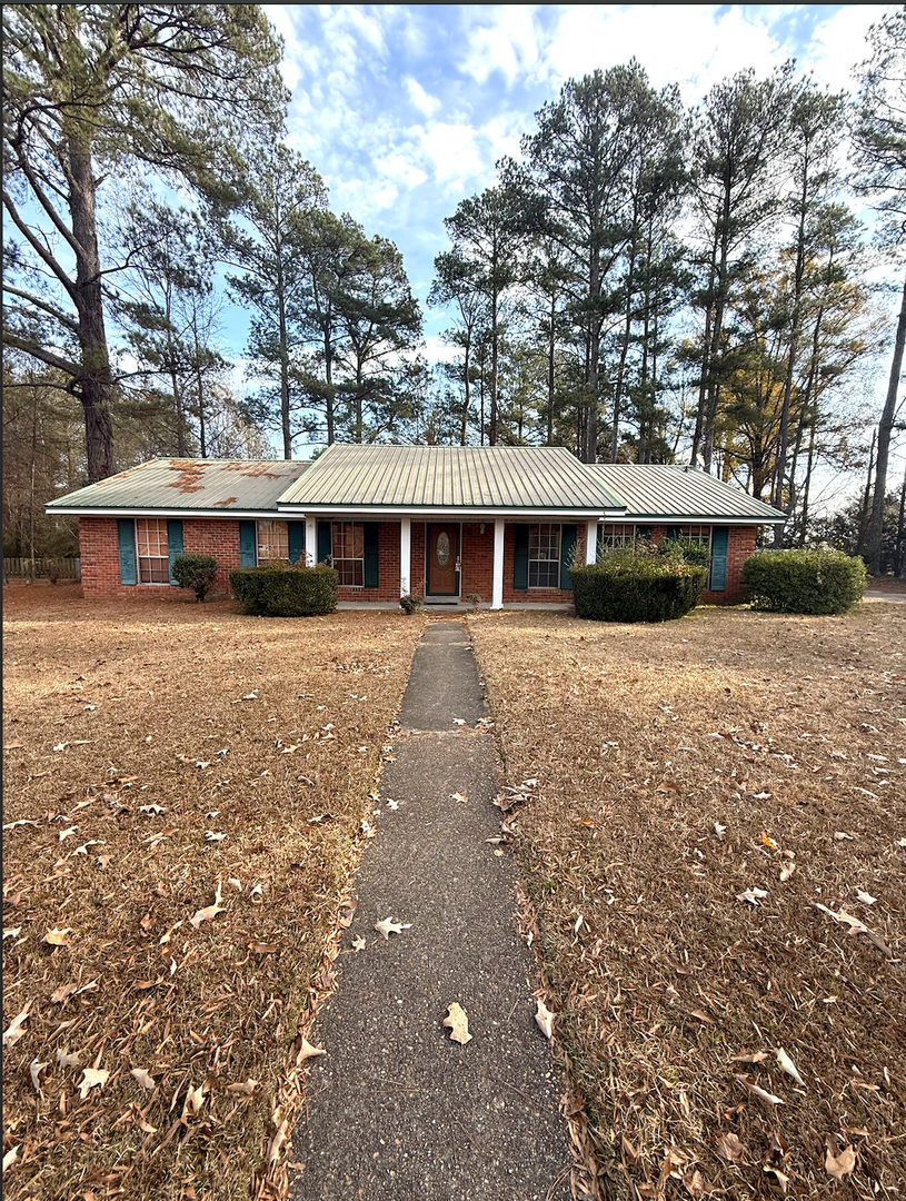 Columbus House: 3612 Azalea Circle