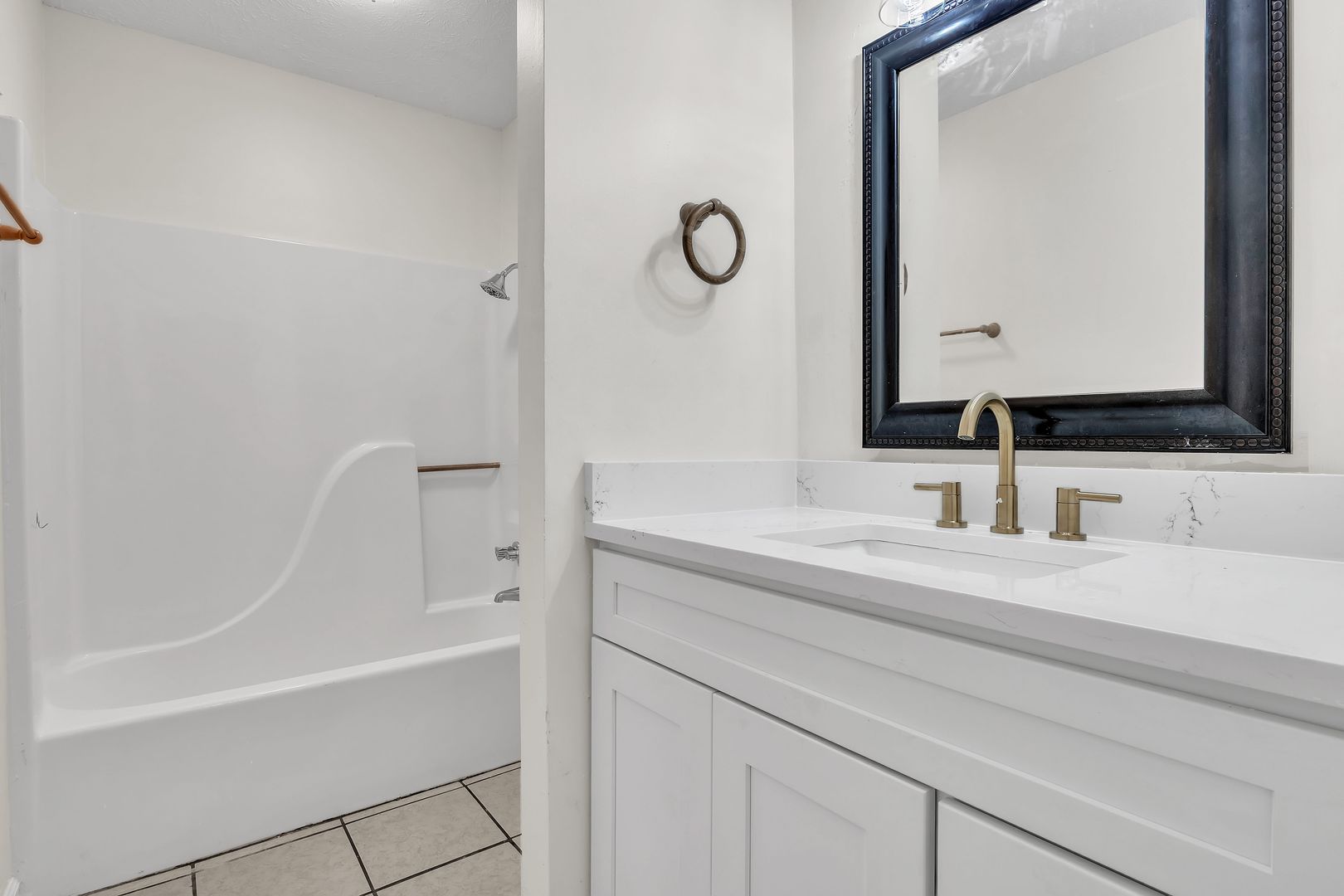 Starkville Apartment: 1056 N Montgomery St