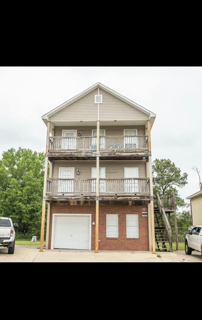 Starkville Apartment: 1319 St. Andrews Lane