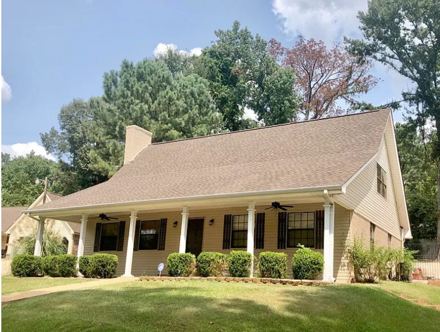 Columbus House: 2206 Bluecutt Rd