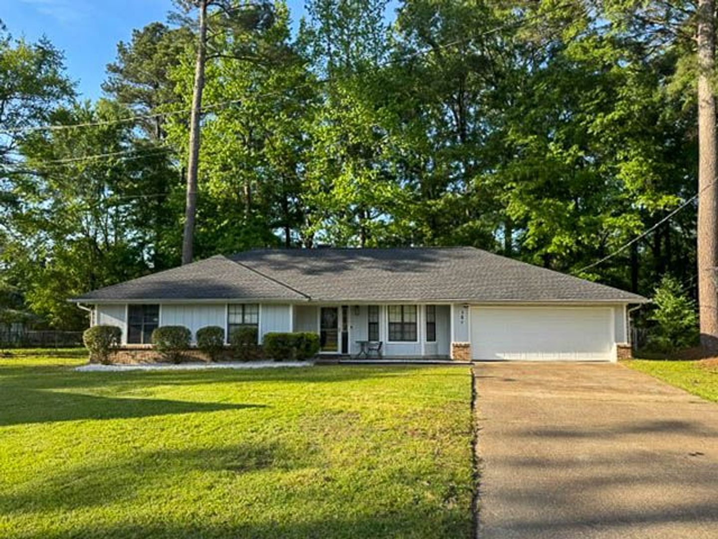 Columbus House: 107 Friar Tuck Cir