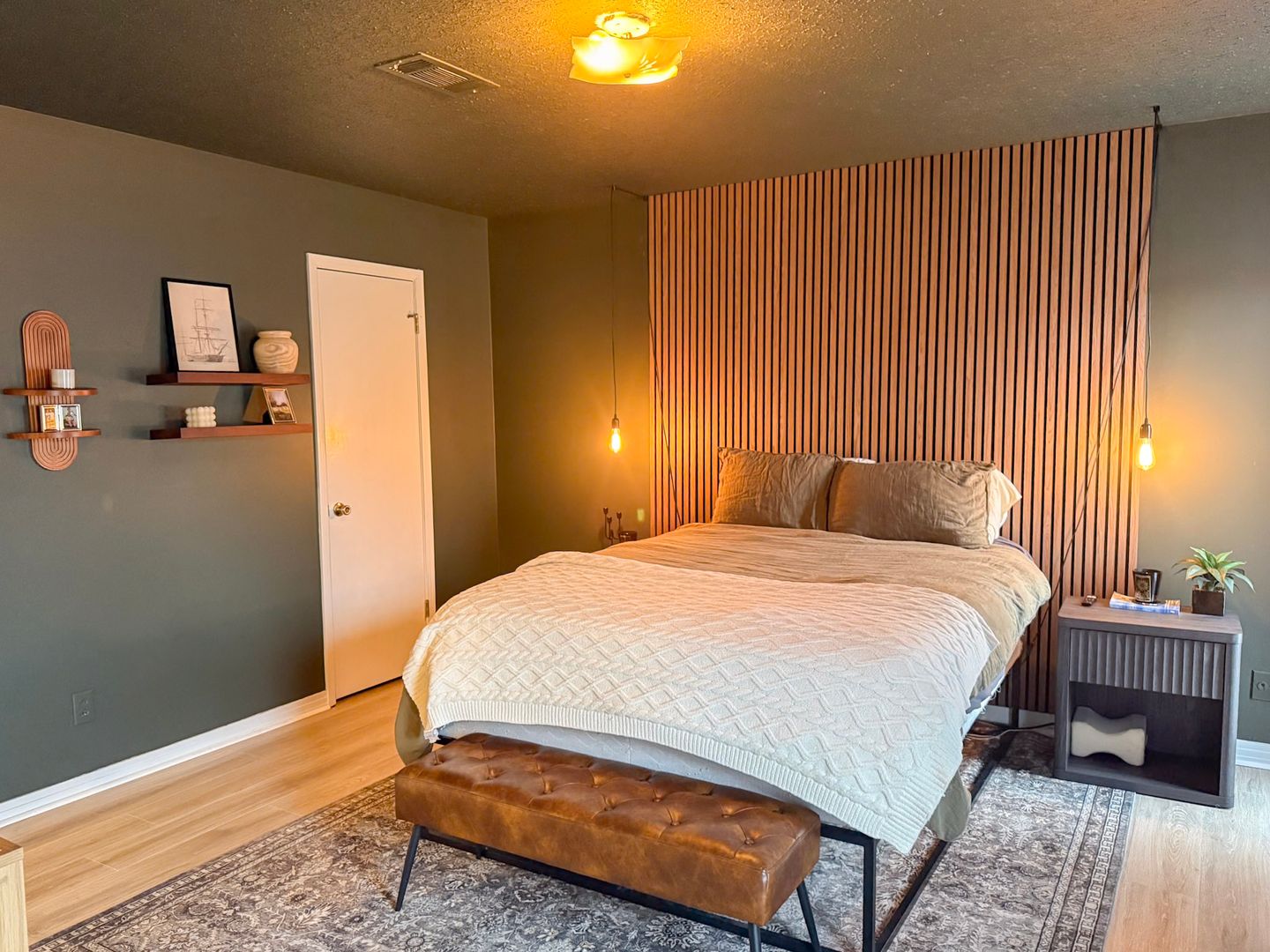 Columbus House: 3221 5th St N
