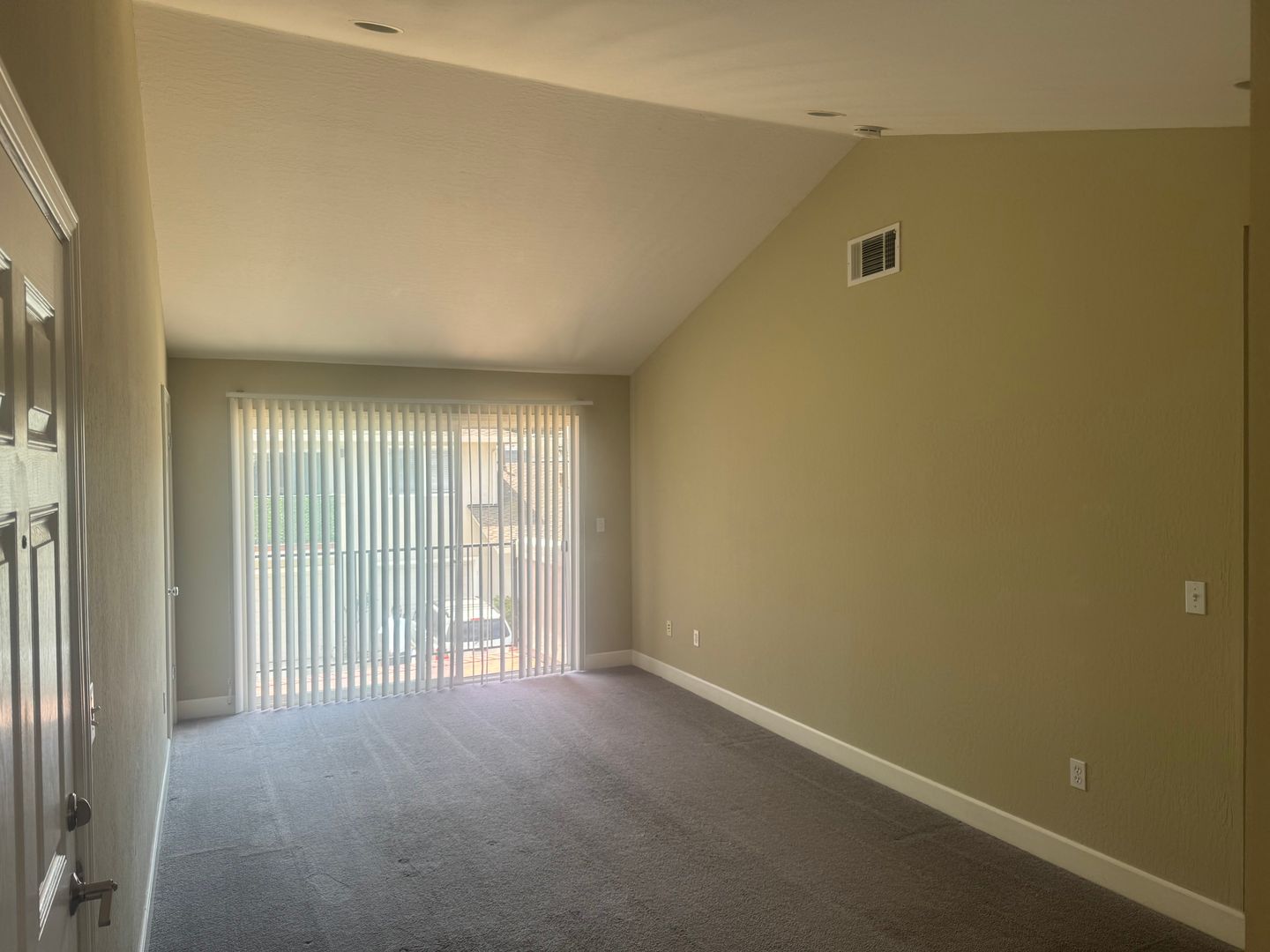 Campbell Apartment: 118 Winslow Ct
