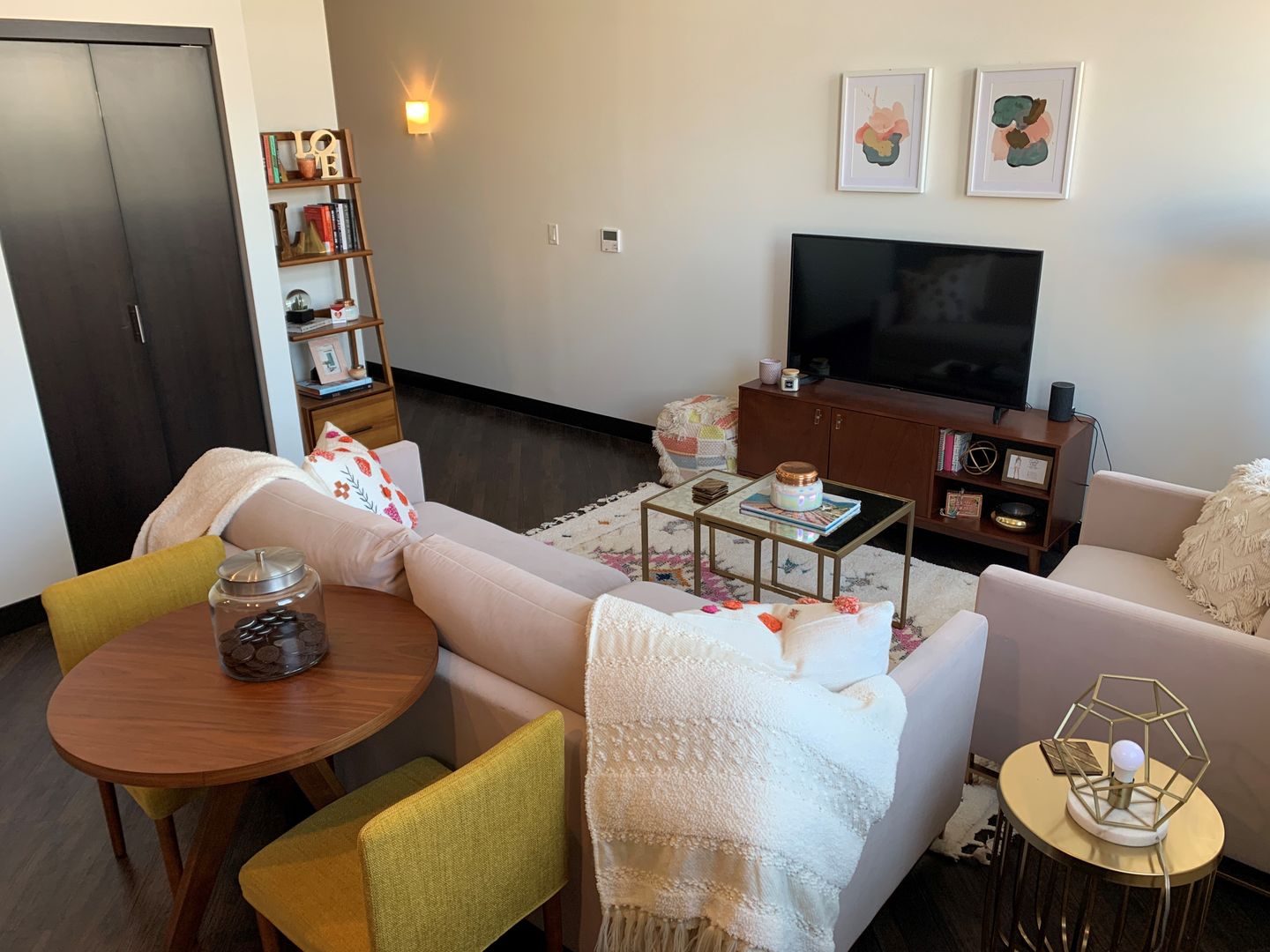 Milwaukee Apartment: 342 N Water Street