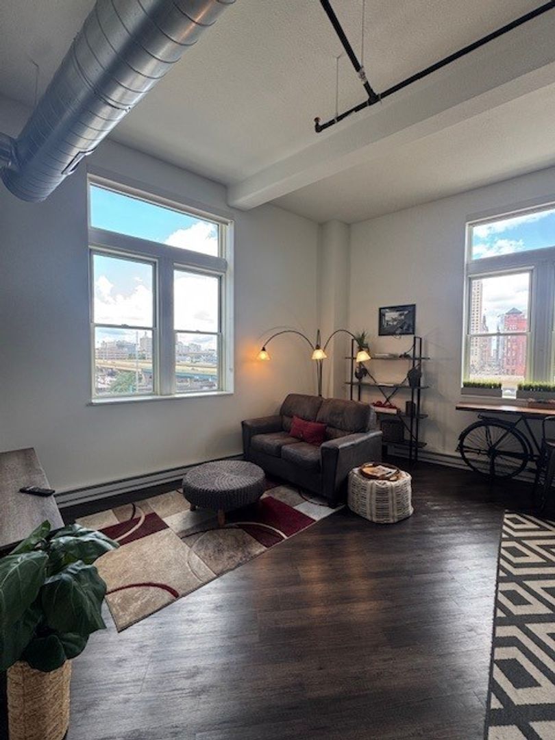 Milwaukee Apartment: 342 N Water Street