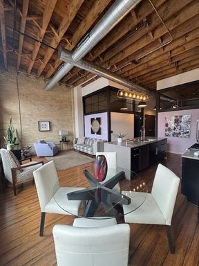 Spacious Historic Third Ward Loft - 2 Bed/2 Bath Plus Den – photo 1