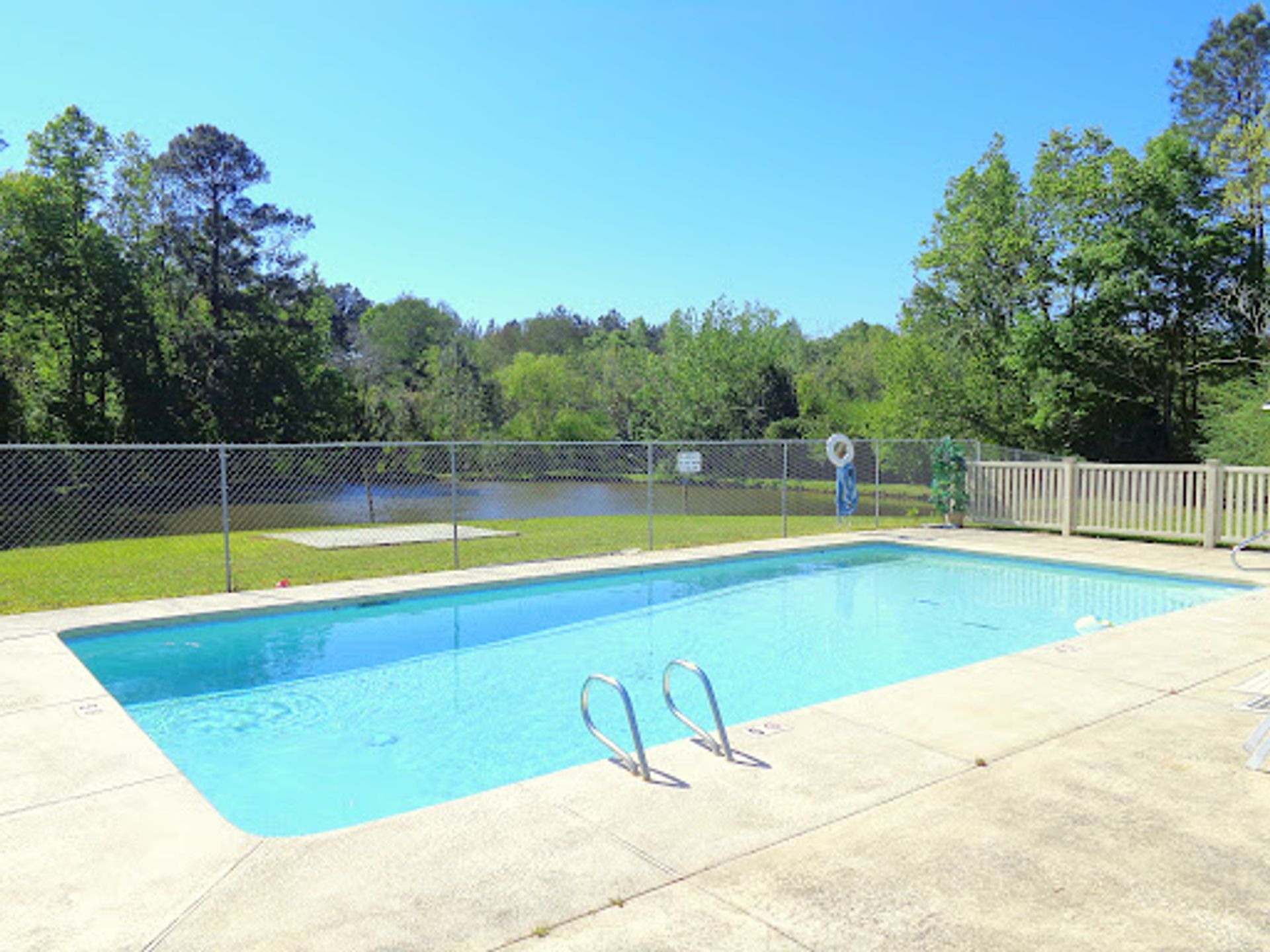 Douglas Apartment: 820 Bowens Mill Rd SE