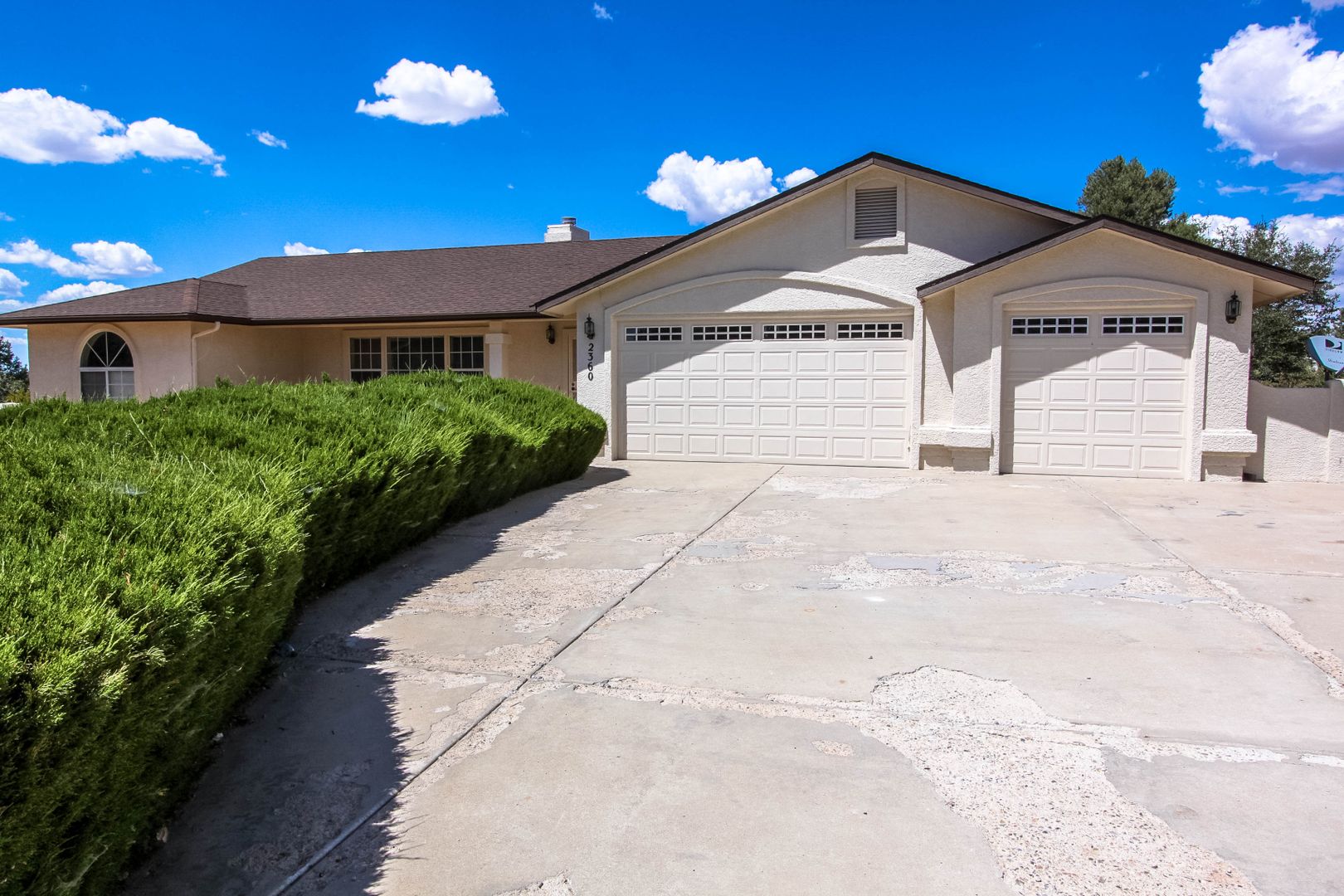 Prescott House: 2360 W Twinoaks Drive