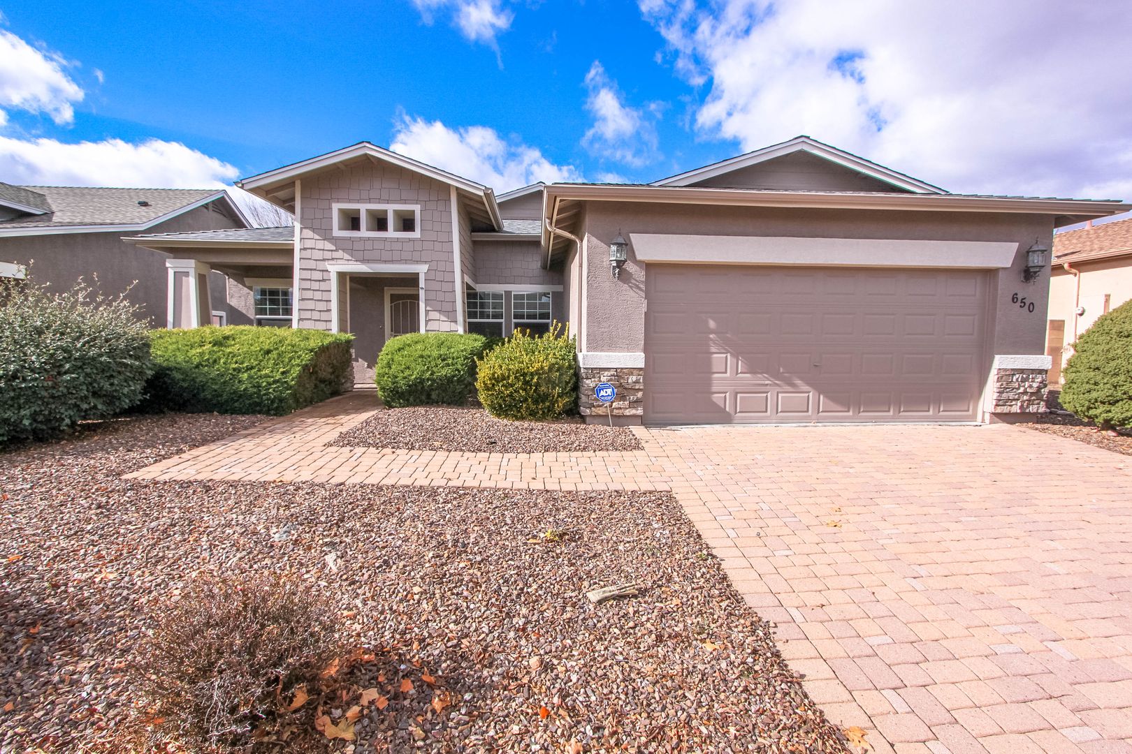 Dewey House: 650 Robles Street