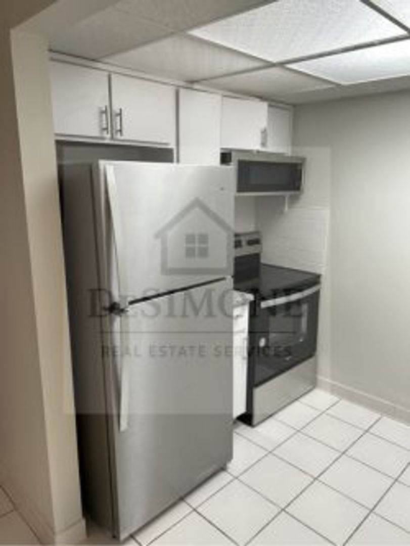 Silver Springs Apartment: 2620 NE 52nd Court