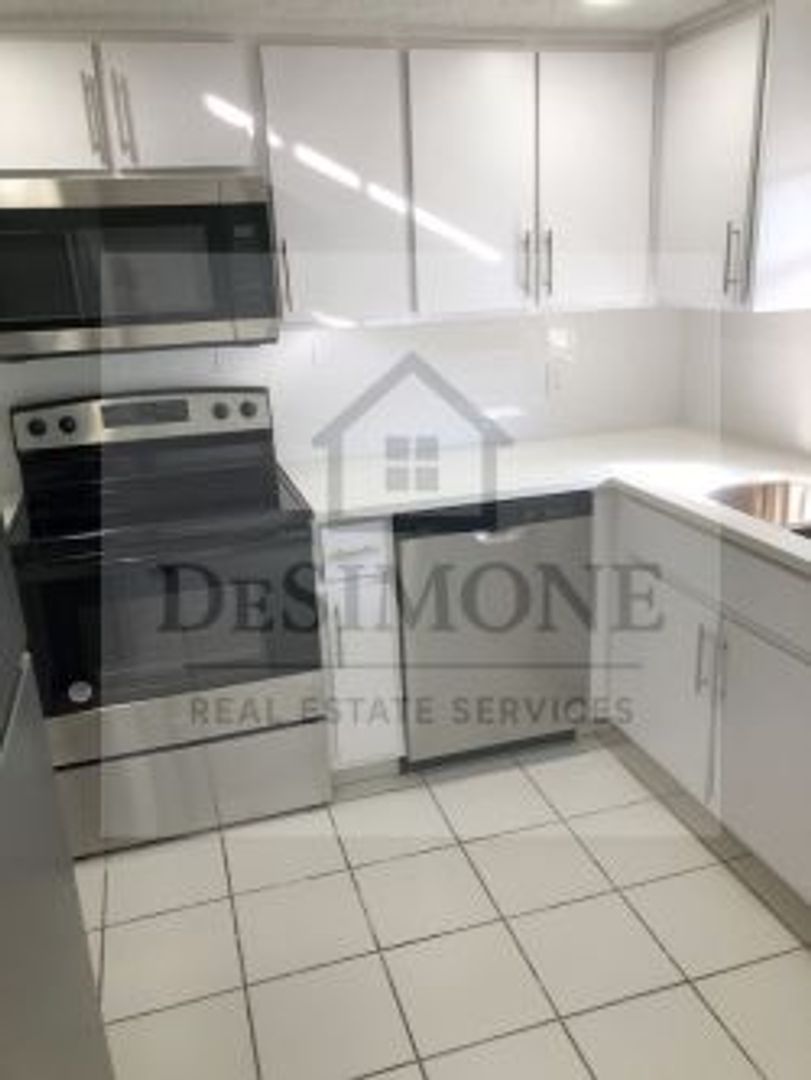 Silver Springs Apartment: 2620 NE 52nd Court