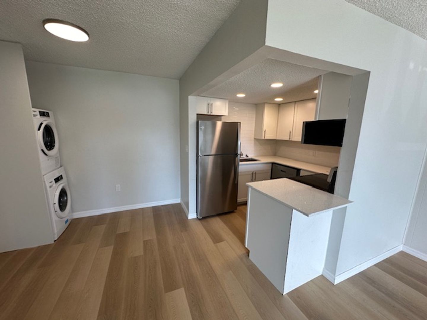 Silver Springs Apartment: 2620 NE 52nd Court