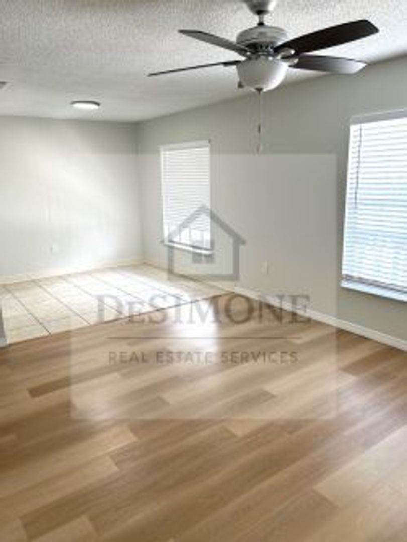 Silver Springs Apartment: 2620 NE 52nd Court