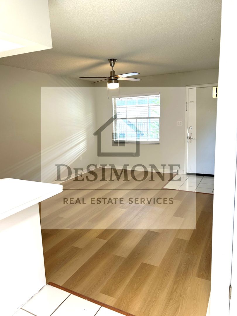 Silver Springs Apartment: 2620 NE 52nd Court