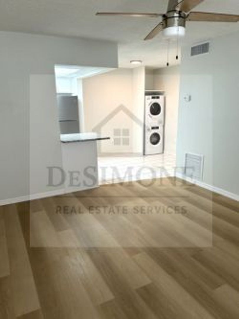 Silver Springs Apartment: 2620 NE 52nd Court