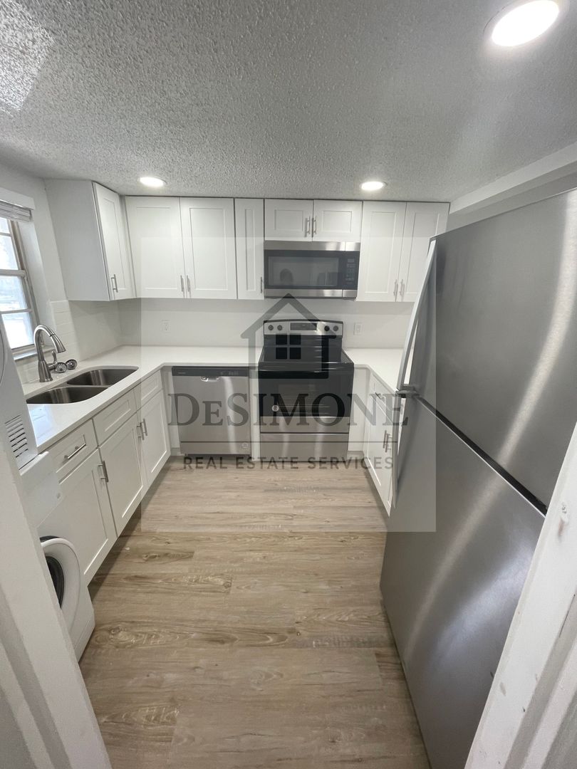 Silver Springs Apartment: 2620 NE 52nd Court