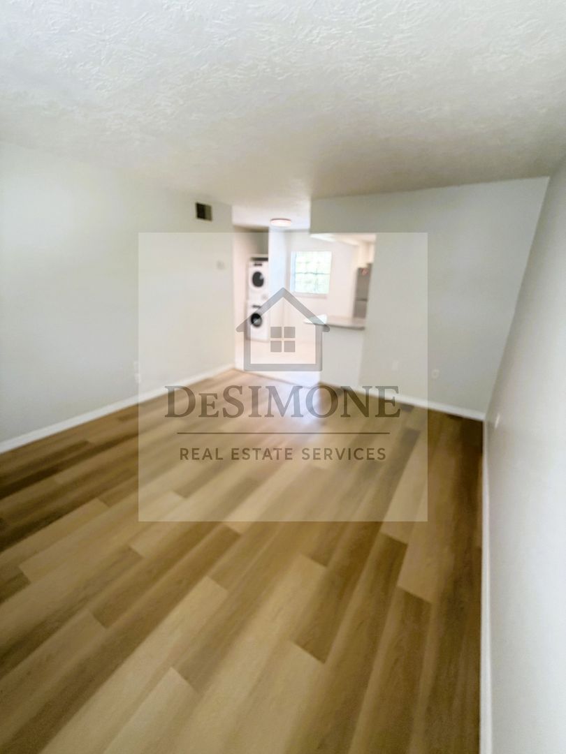 Silver Springs Apartment: 2620 NE 52nd Court