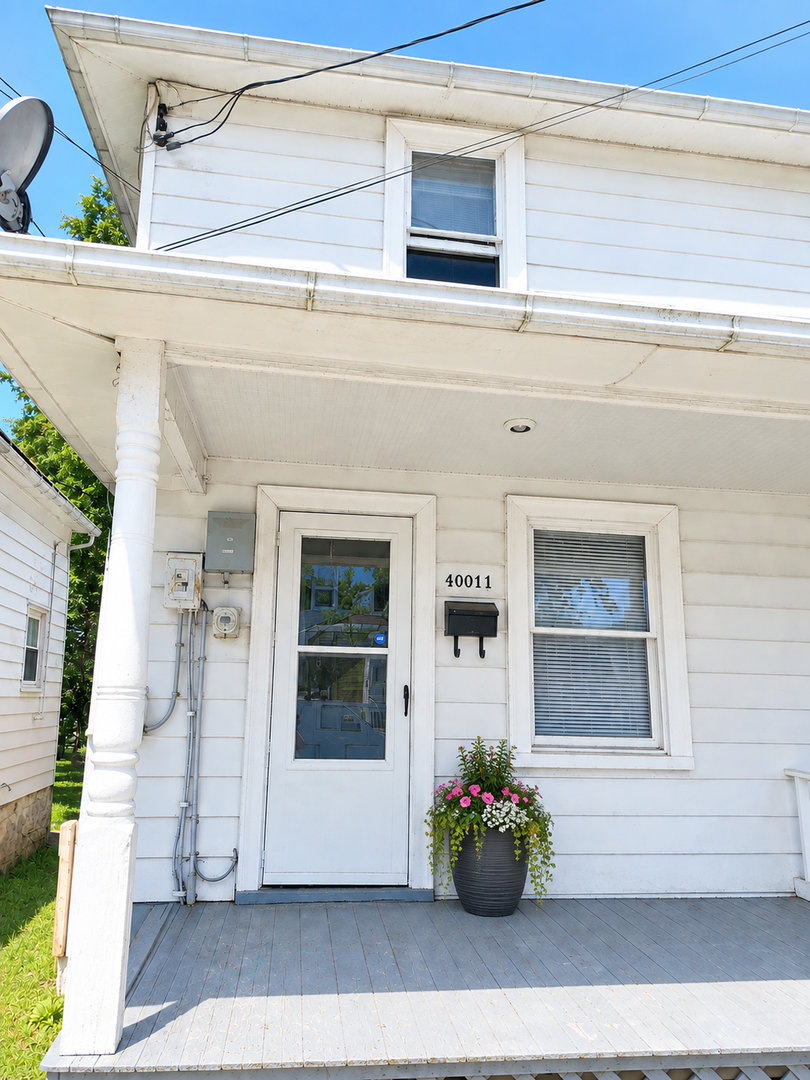 Winchester House: 1001 ½ S. Cameron