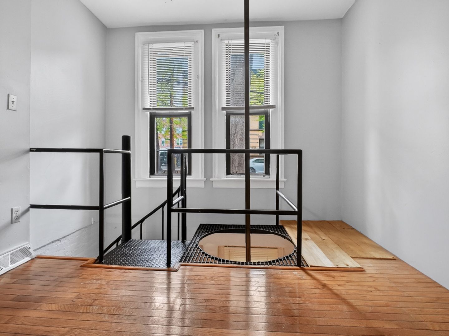 New Haven Apartment: 166-168 Park Street