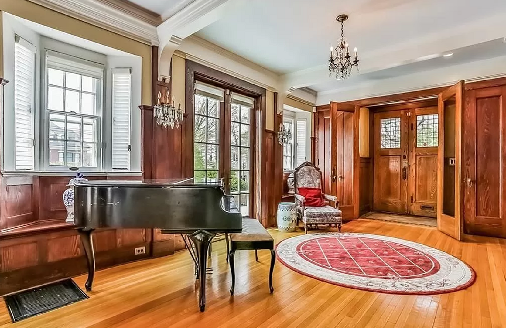 New Haven House: 166 Huntington Street