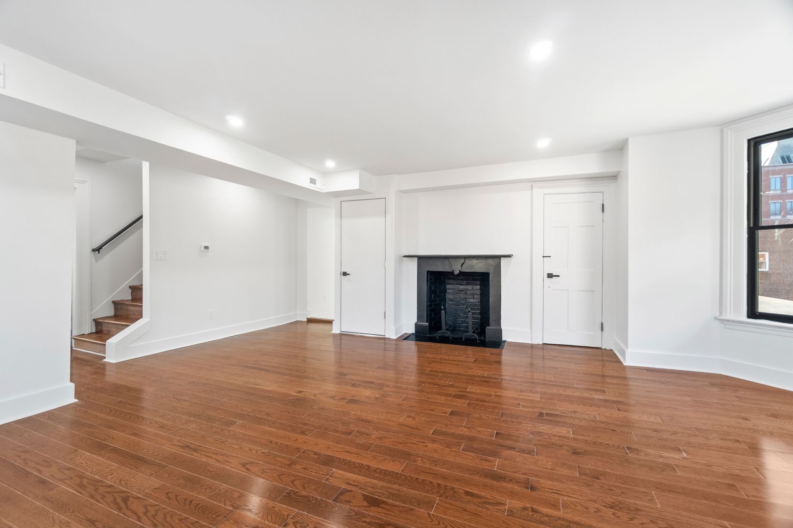 New Haven Apartment: 54 Trumbull Street