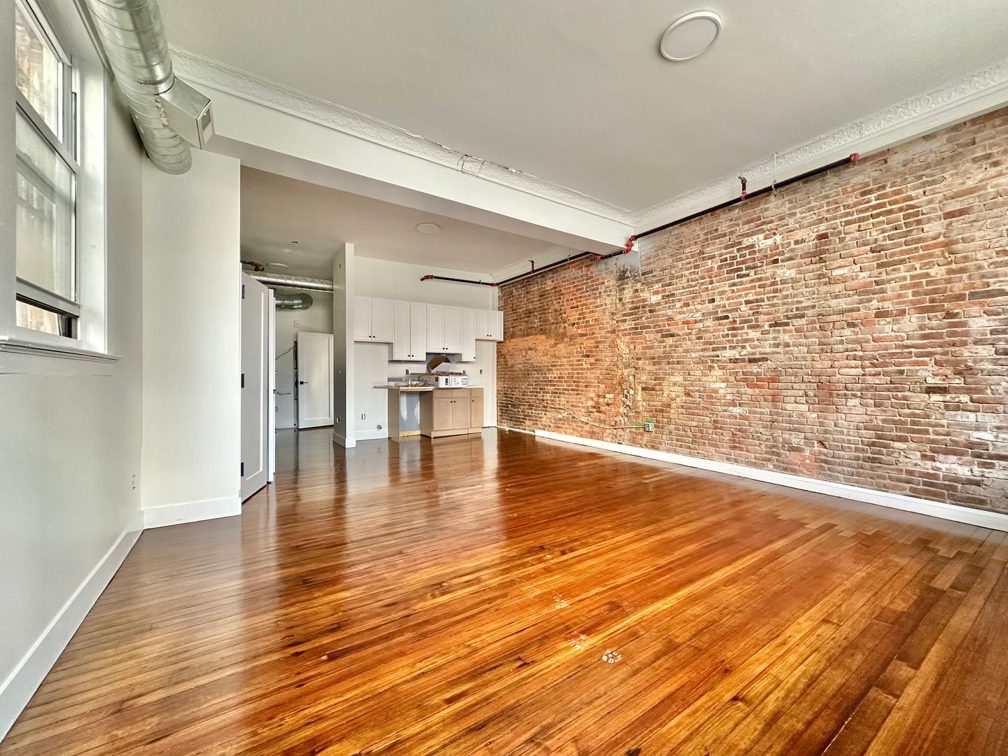 New Haven Apartment: 813 Chapel Street