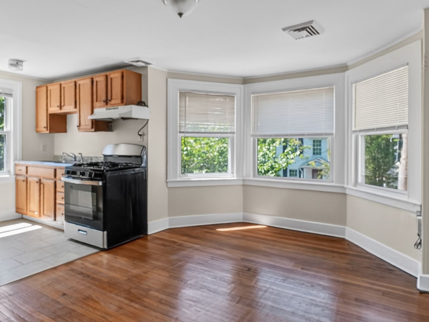 New Haven Apartment: 179 Bradley Street
