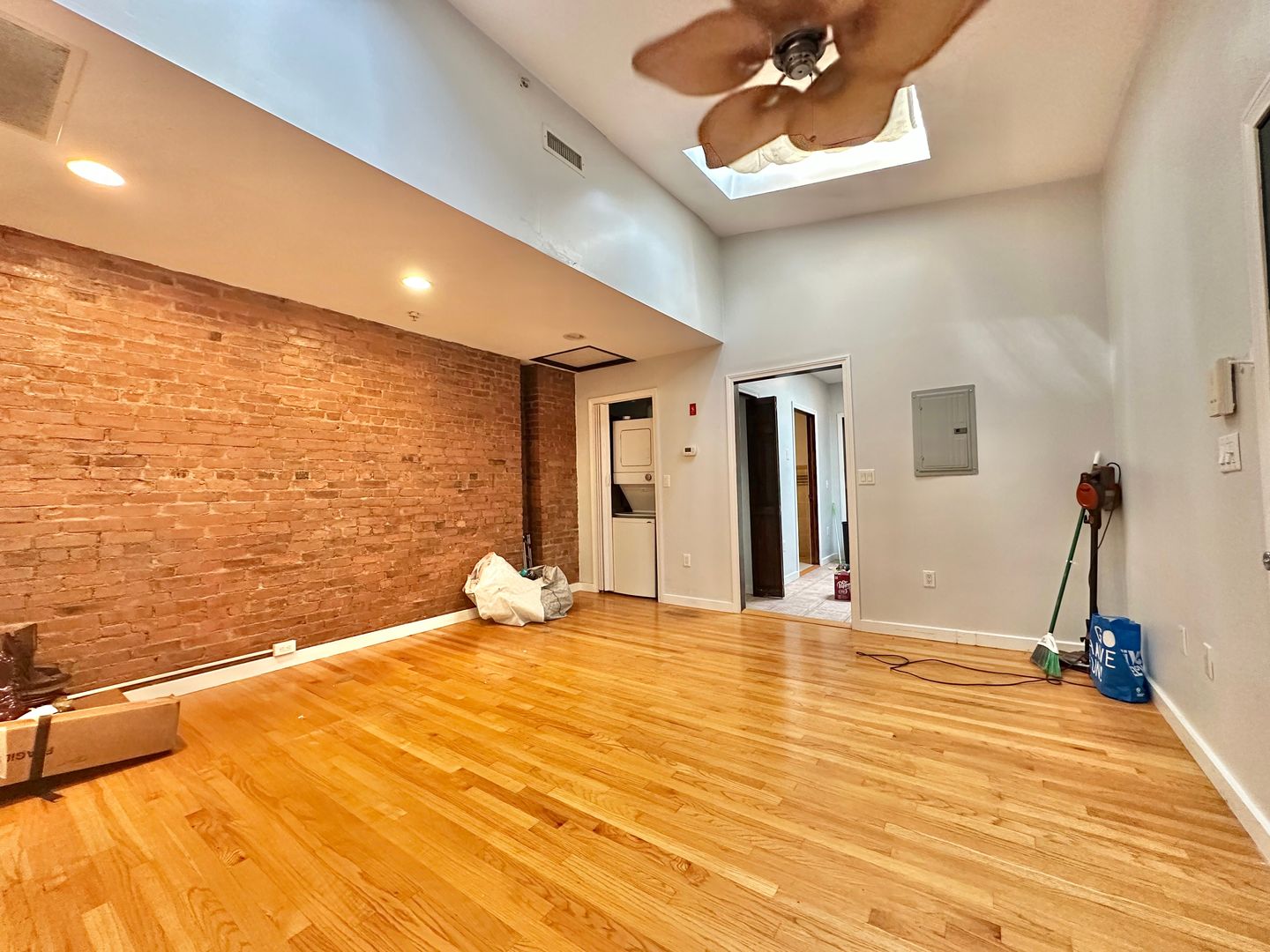 New Haven Apartment: 831 Chapel Street