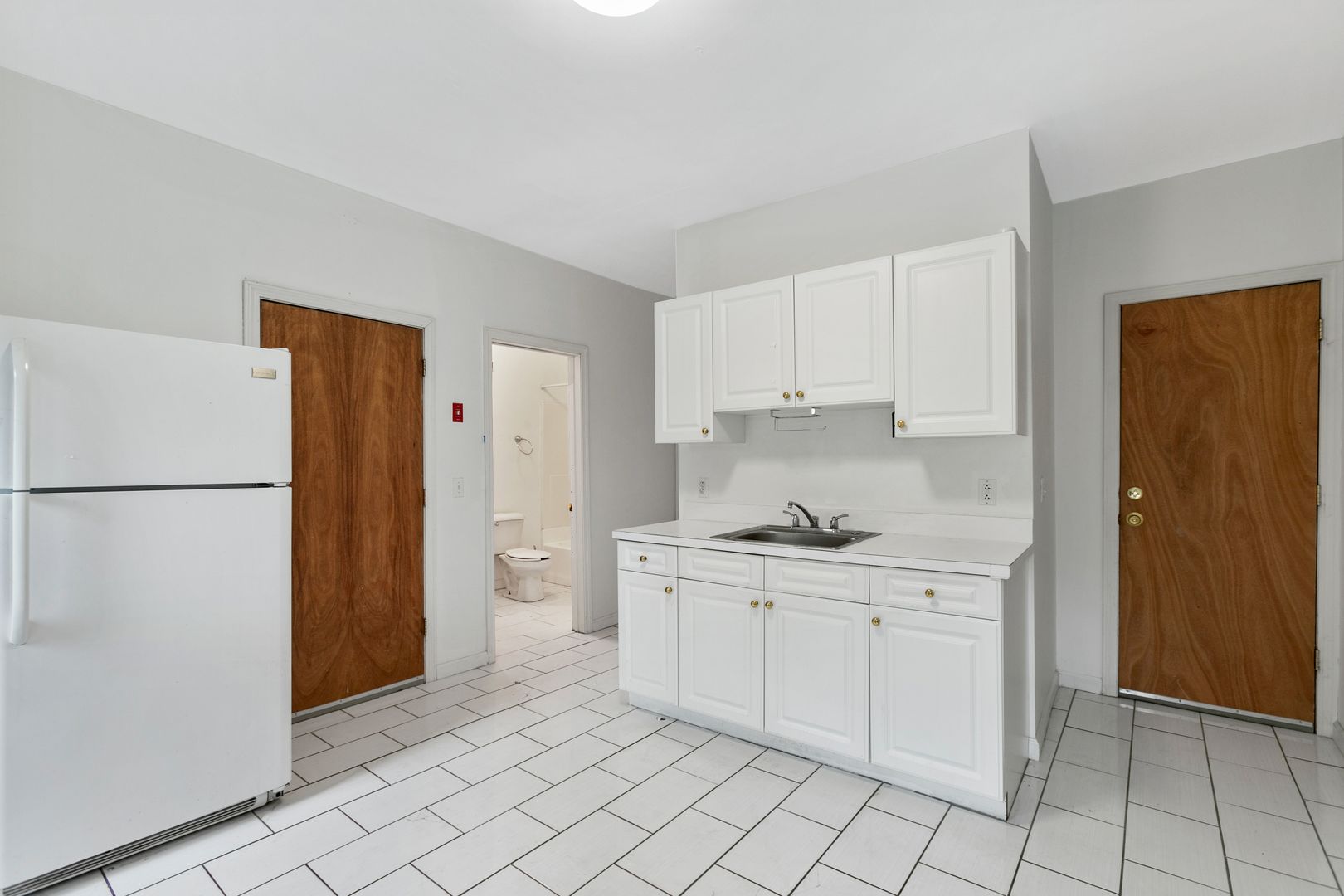 New Haven Apartment: 392-394 Crown Street