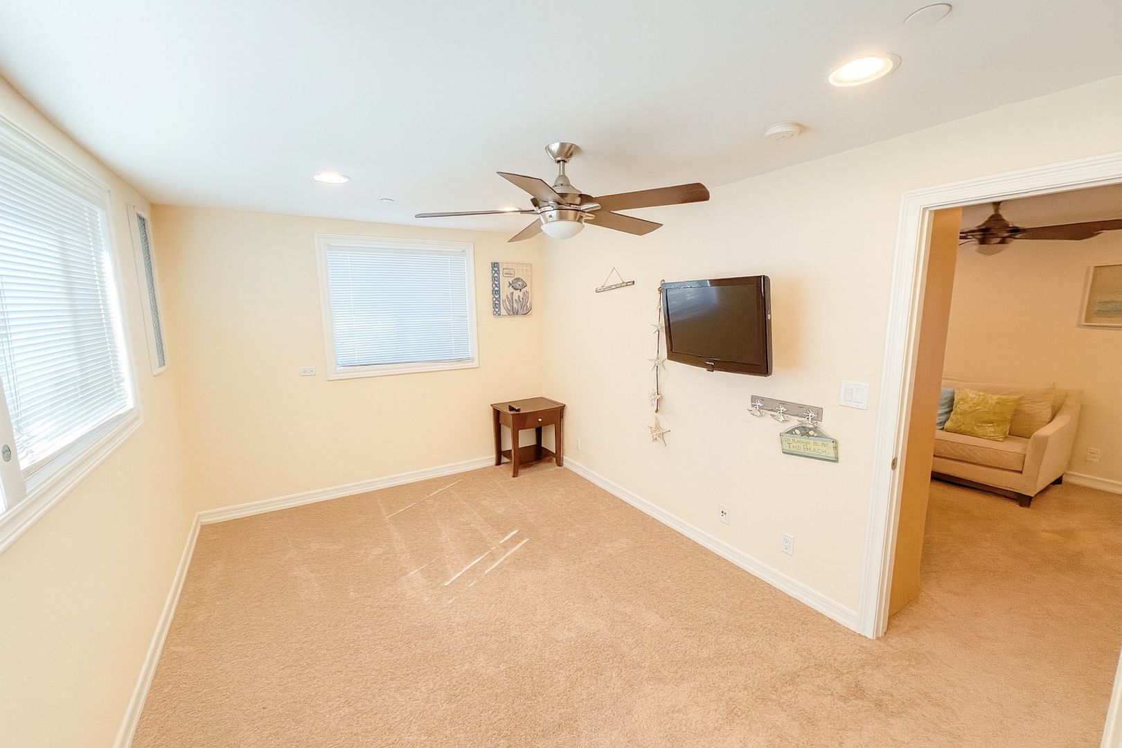 REDONDO BEACH Apartment: 100 PASEO DE LA PLAYA