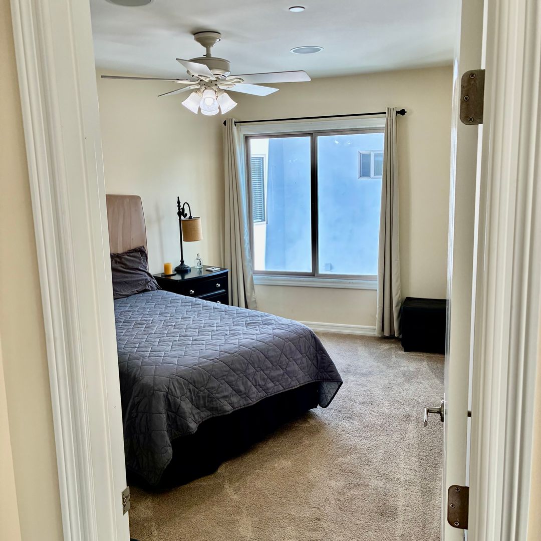 REDONDO BEACH Apartment: 100 PASEO DE LA PLAYA