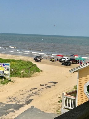 $325/DAY | Seashells and Sunshine, 2nd Row Beach House Vacation Rental | Sleeps 12, Pet Friendly, Walk to Beach | TO BOOK: Click "Book Seashells and Sunshine" (not apply now)