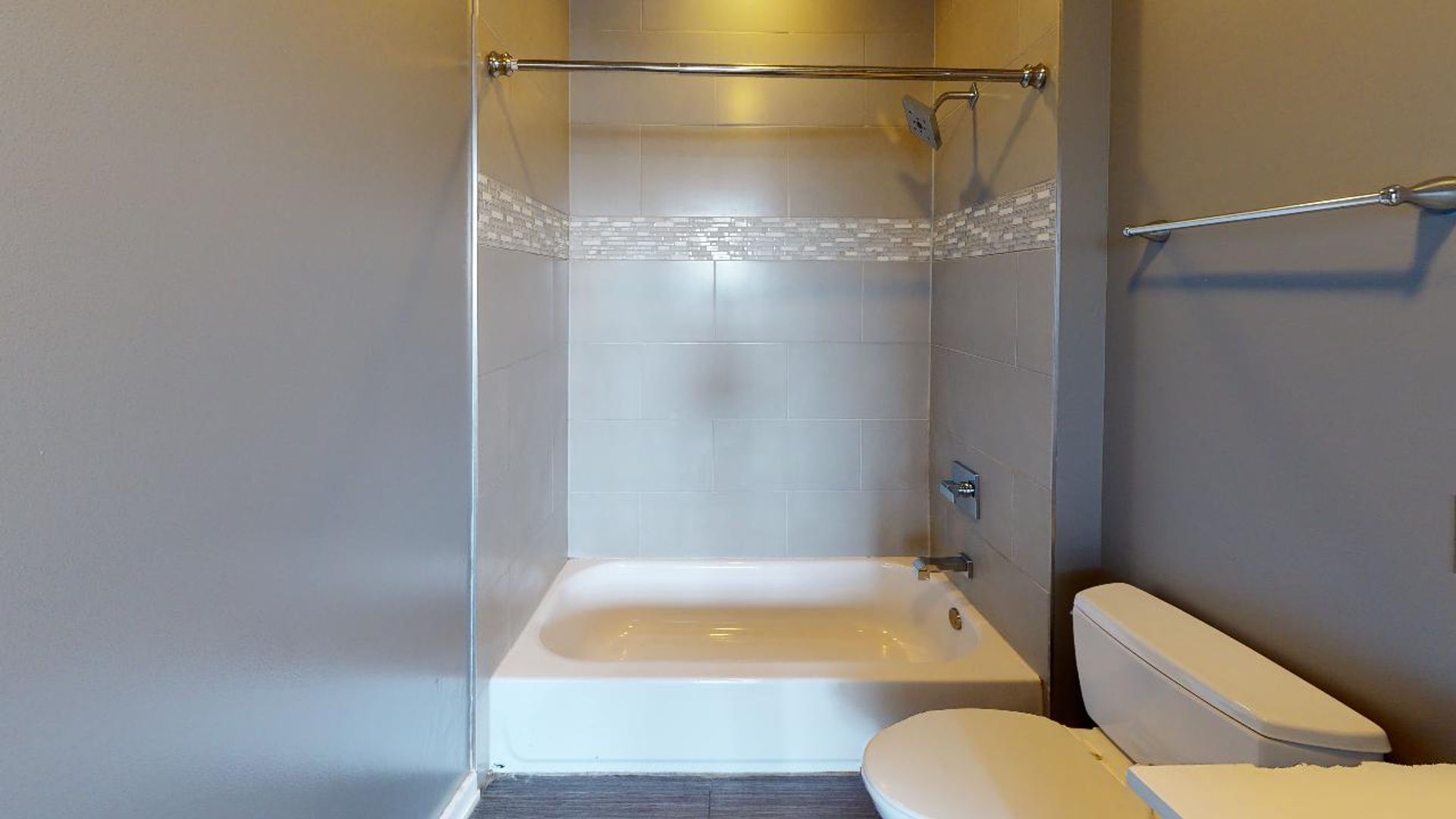 Chicago Apartment: 7064 N Clark Street