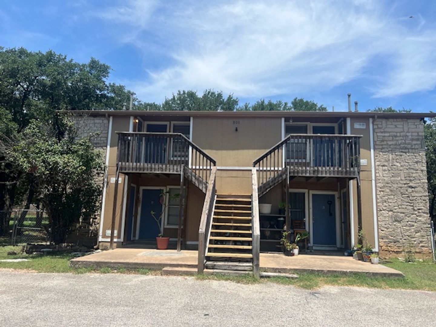 Georgetown Apartment: 501 Hedgewood Drive