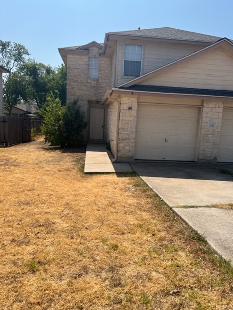 Round Rock Apartment: 1021 Christopher Avenue
