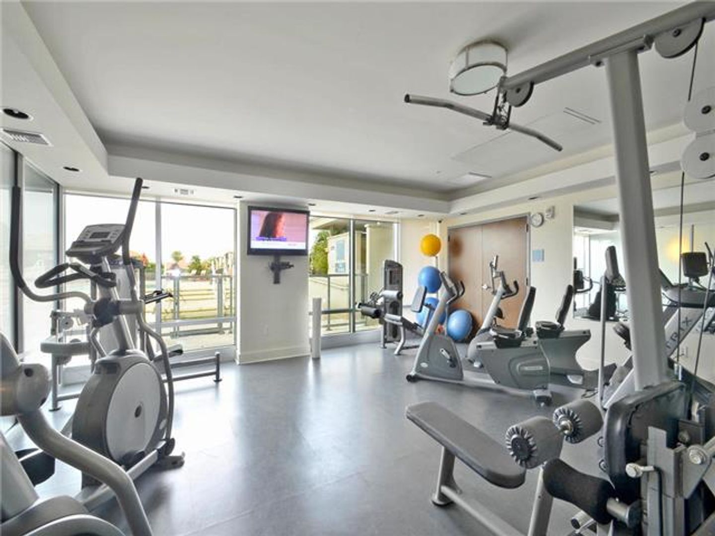 Austin House: 300 Bowie Street #2704