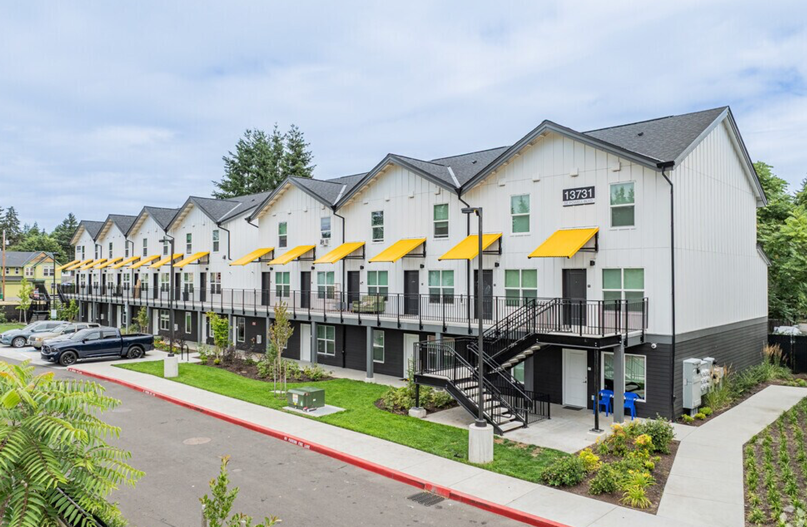 Portland Townhome: 3208 SE 136th Ave