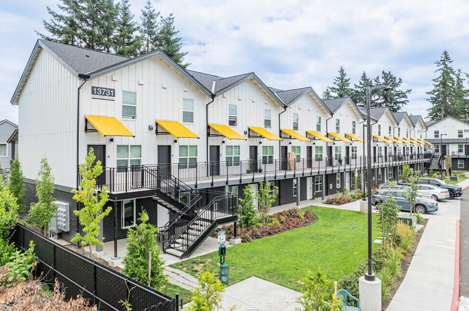 Portland Townhome: 3208 SE 136th Ave