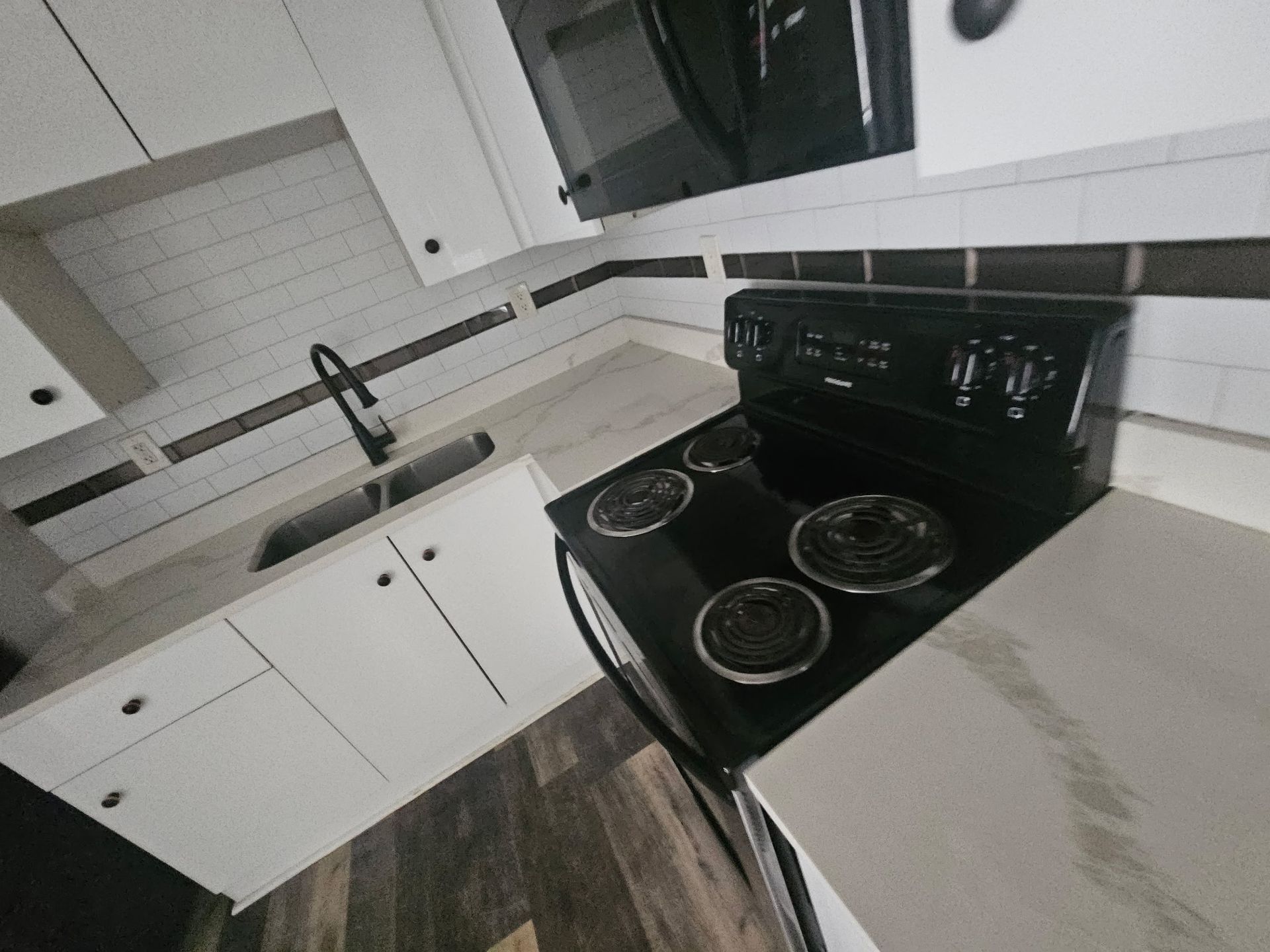 Vesta Avenue Apartments 7 of 12