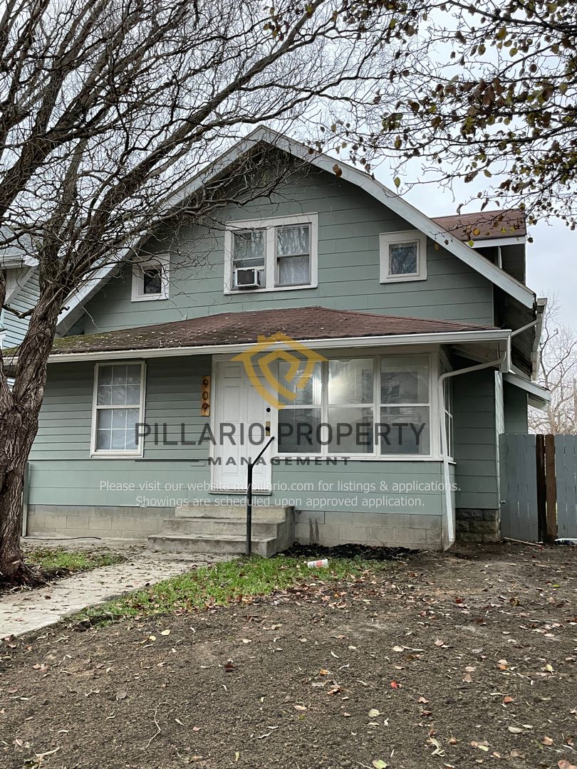 Indianapolis House: 909 N Lasalle St.