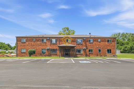 Remodeled 1 Bedroom Apartment Ready for Immediate Move In! – photo 1