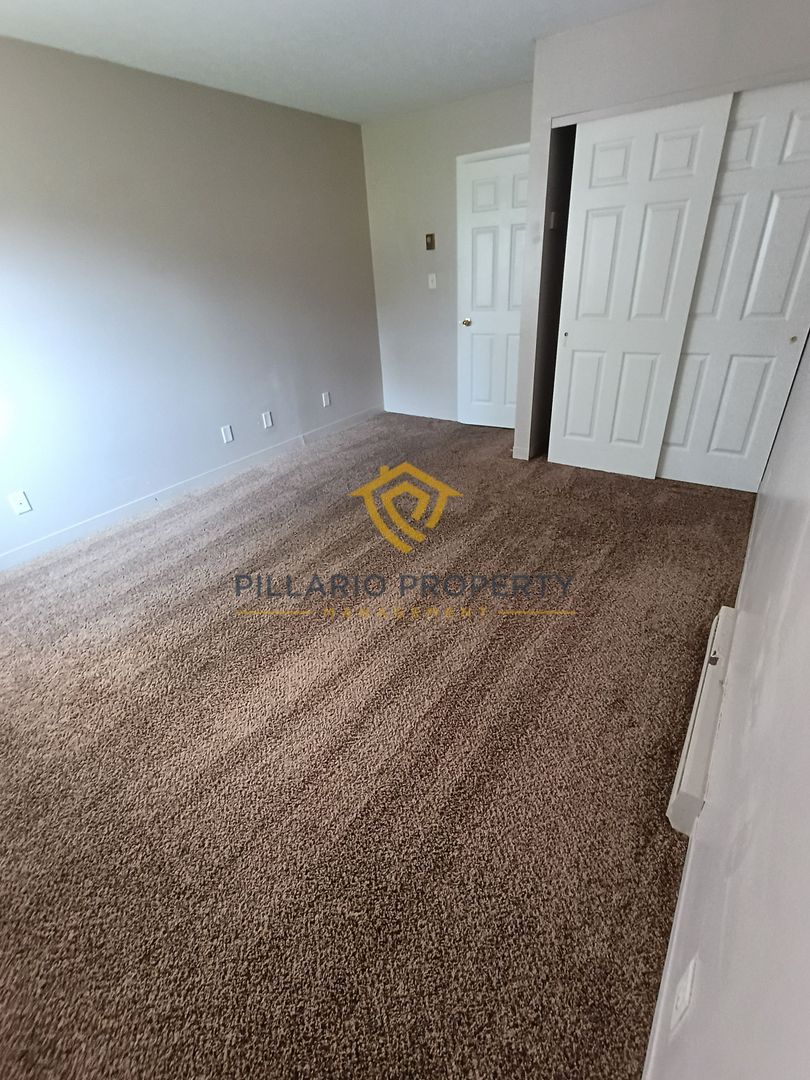 MOVE-IN SPECIAL-$250 OFF! — Renovated 1 Bedroom Apartment 9 of 10