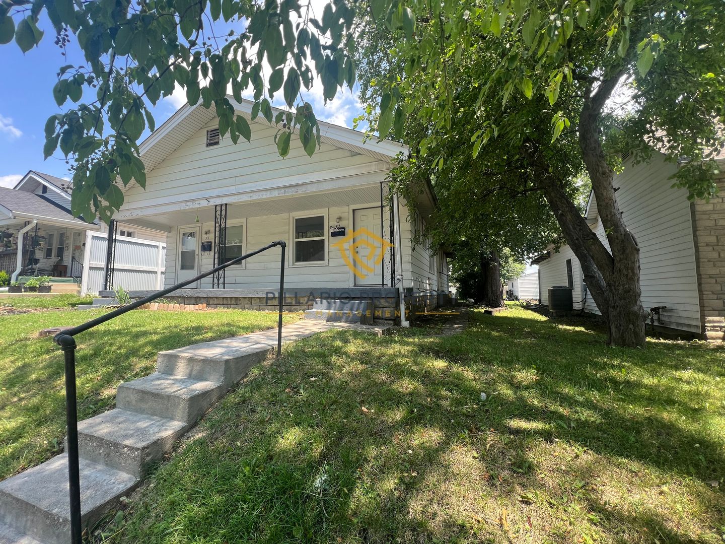 Beech Grove Apartment: 77 S 4th Avenue