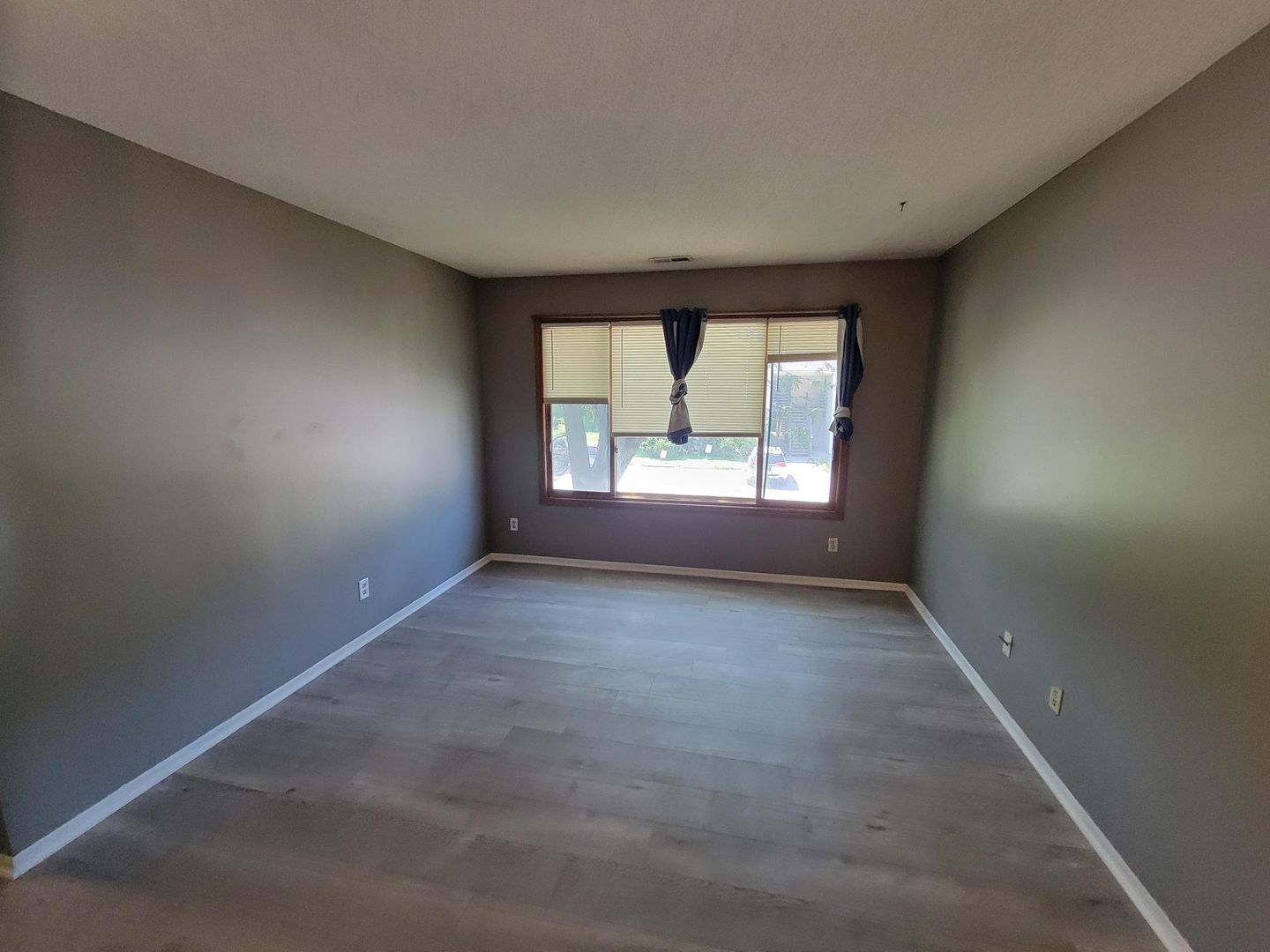 Council Bluffs Apartment: 3205 12th Avenue