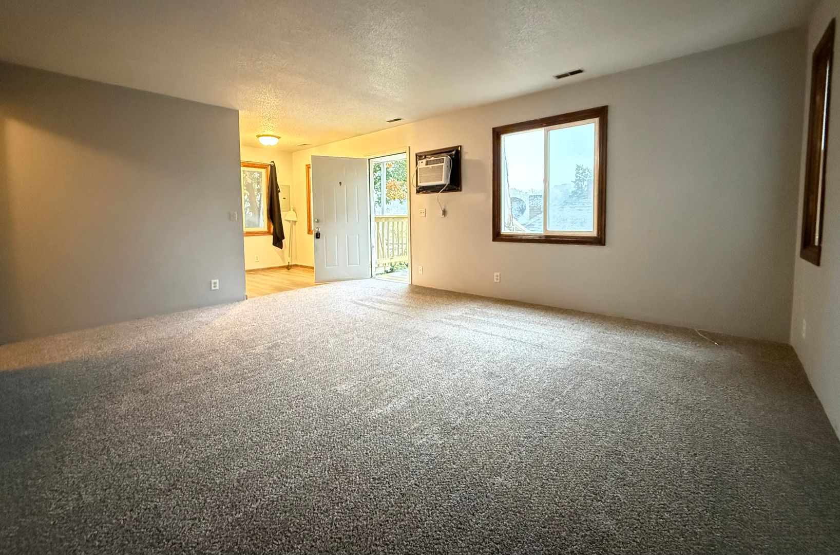 Council Bluffs Apartment: 133 Benton St