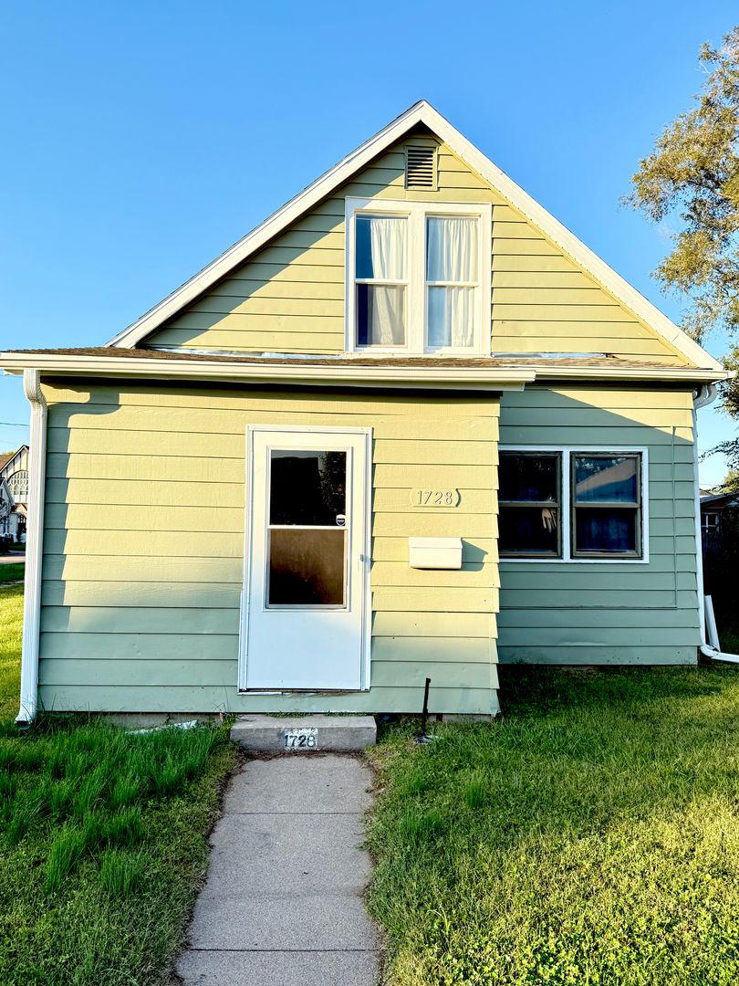 Council Bluffs House: 1728 6th Avenue