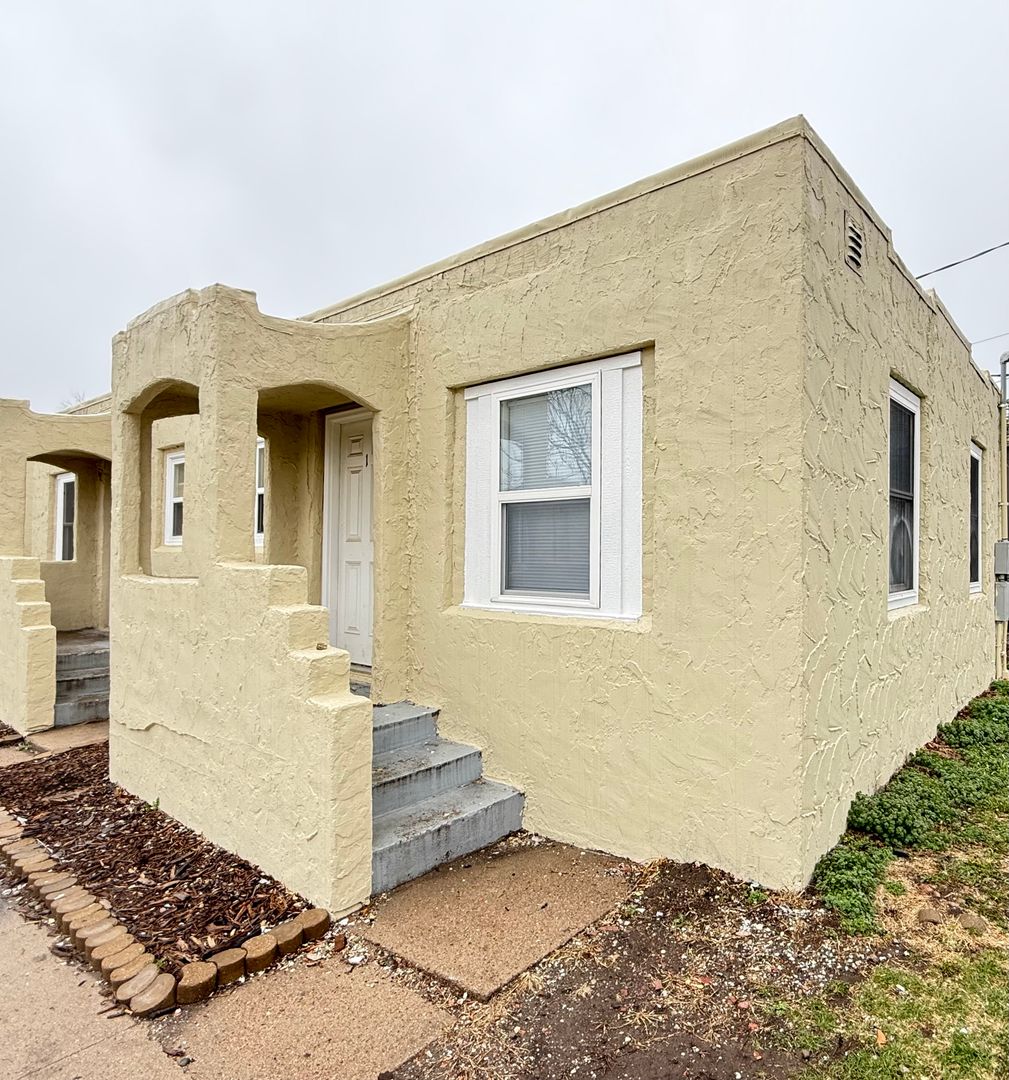Council Bluffs Apartment: 750 Creek Top St