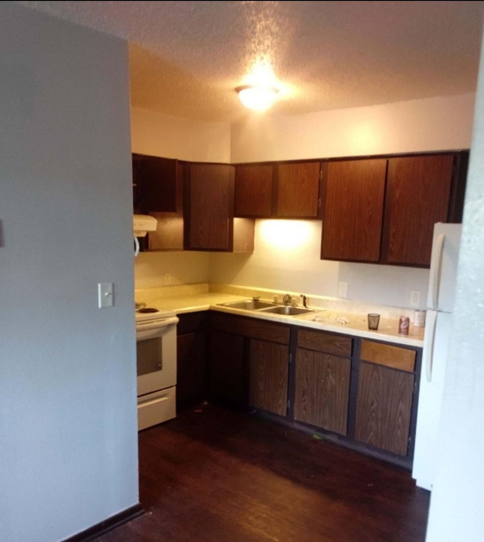 Leon Apartment: 1006 Southwest 11th Street