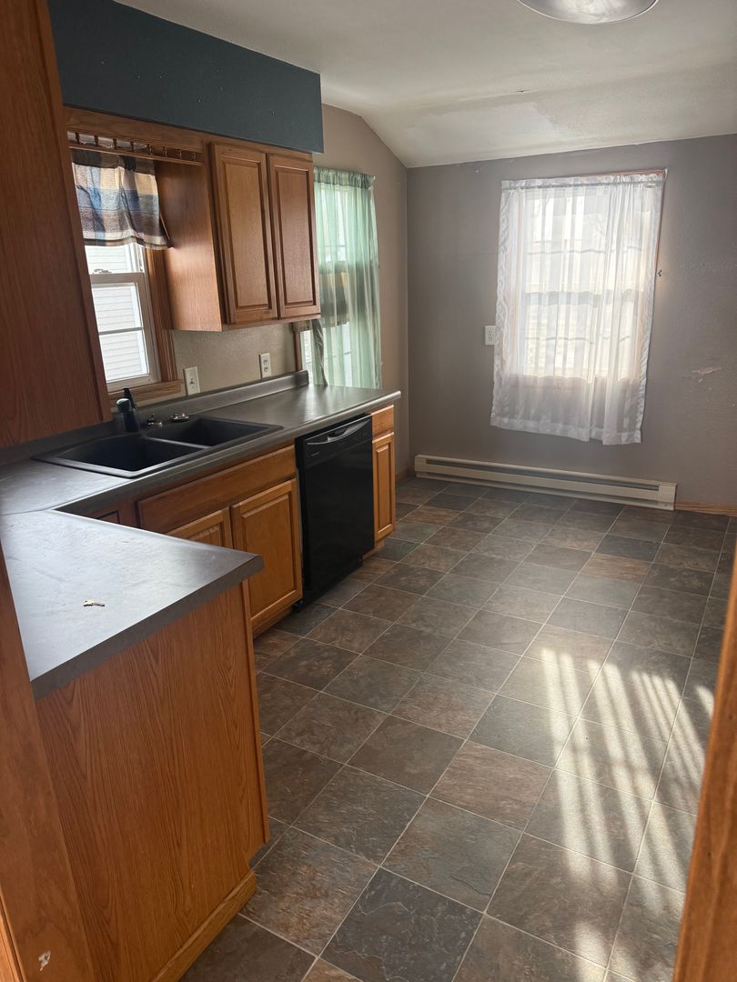 Dumont House: 821 Willow St