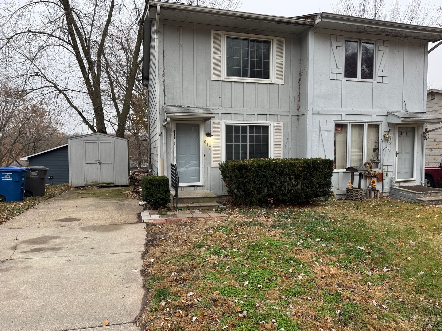 Des Moines House: 617 Hickory Hill Ln.